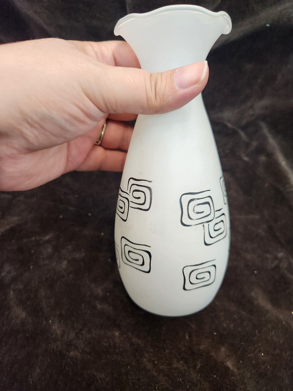 Mid Century Retro Mod Pattern Opaque Glass Vase
