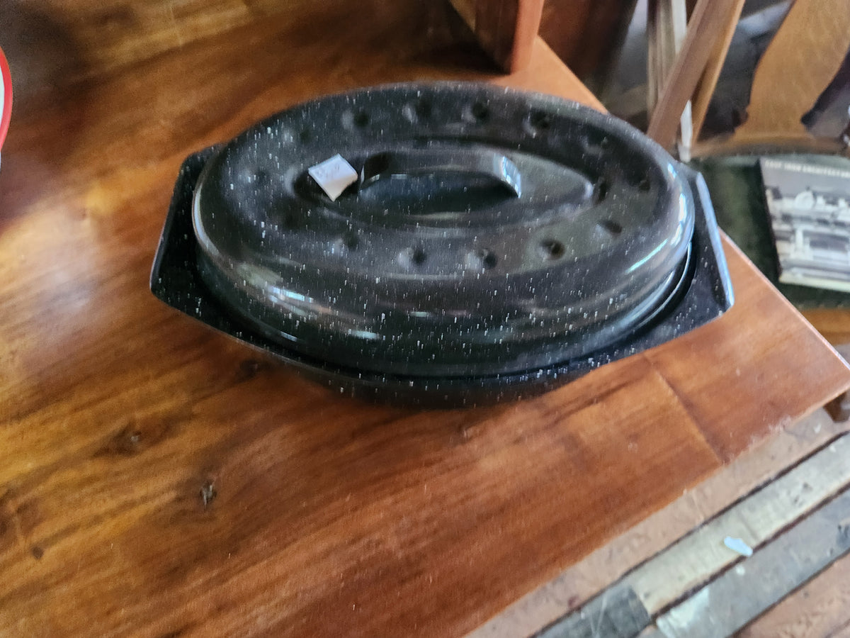Black-Speckled Enamelware Oval Roasting Pan
