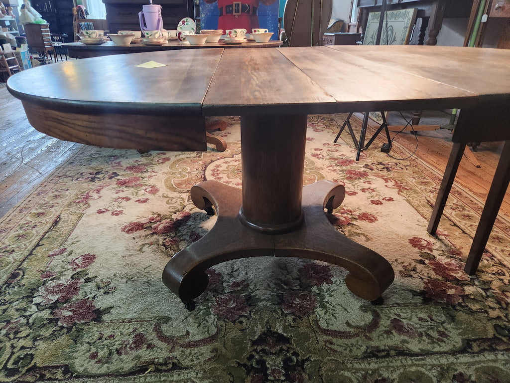 Antique Tiger Oak Expandable Pedestal Dining Table Early 1900s
