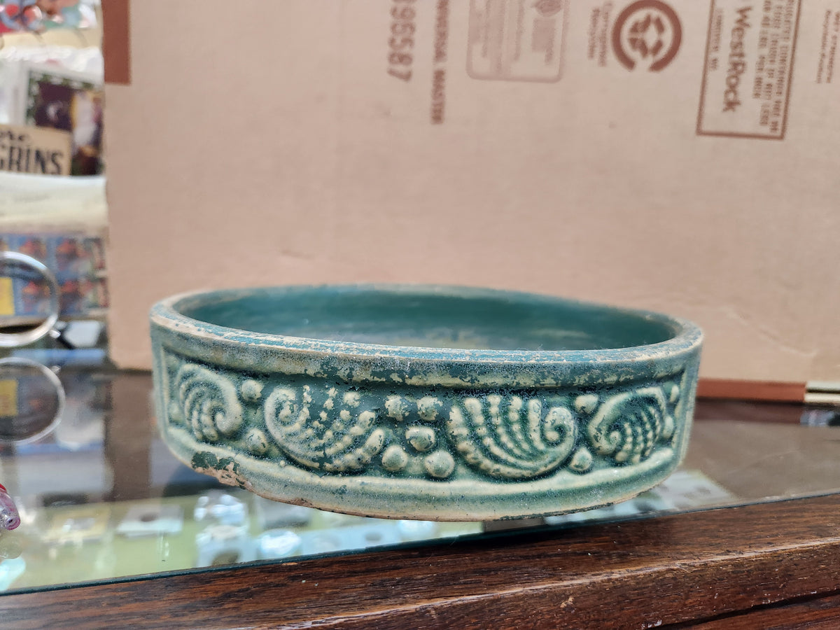 Vintage Brush McCoy Pottery #295 Shell Bulb Bowl Featuring a Green Glaze and a Seashell Motif