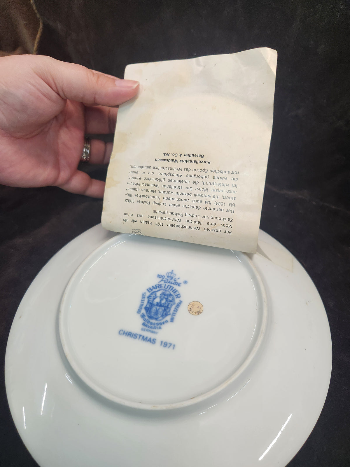 Vintage Cobalt Blue Porcelain Christmas Collector Plate from Bareuther Bavaria Germany, Featuring Two Children