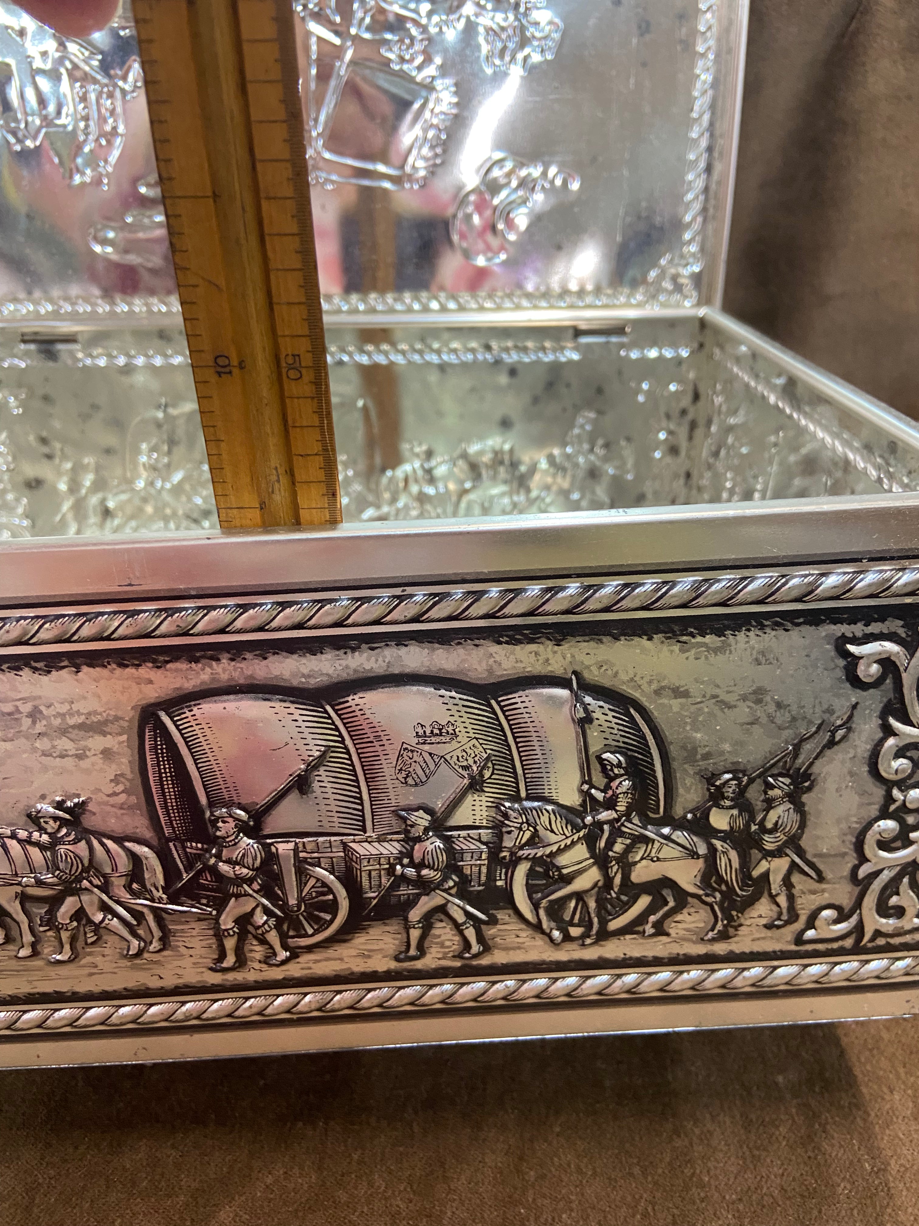 Vintage-German Scholler Metal Tin Box