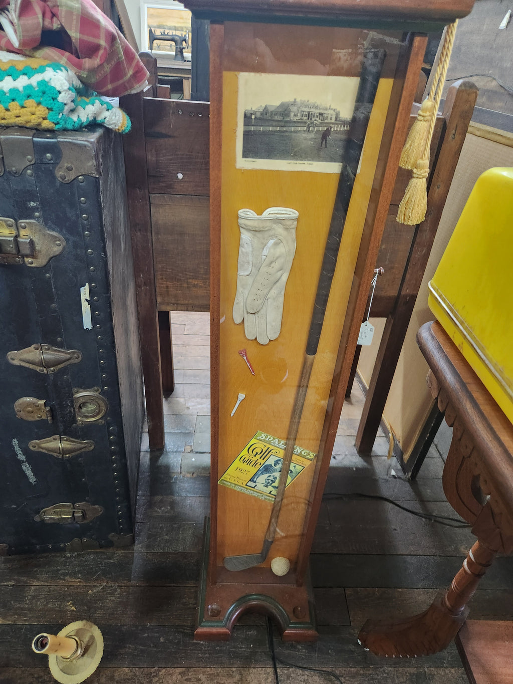 Vintage Golf-Themed Lamp