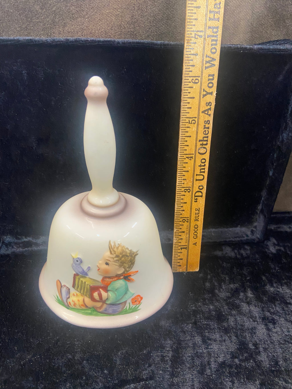 VIntage 1978 M.I. Hummel First Edition Annual Bell Goebel West Germany