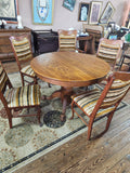 Antique Quarter-Sawn Oak Extension Dining Table with Carved Lion Paw Foot Pedestal & 5 Retro Chairs