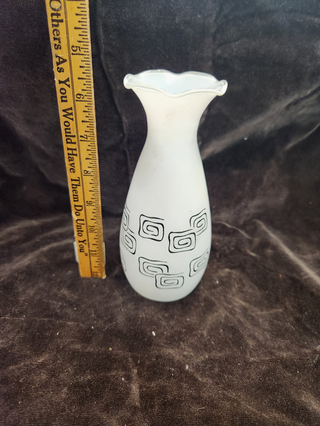 Mid Century Retro Mod Pattern Opaque Glass Vase