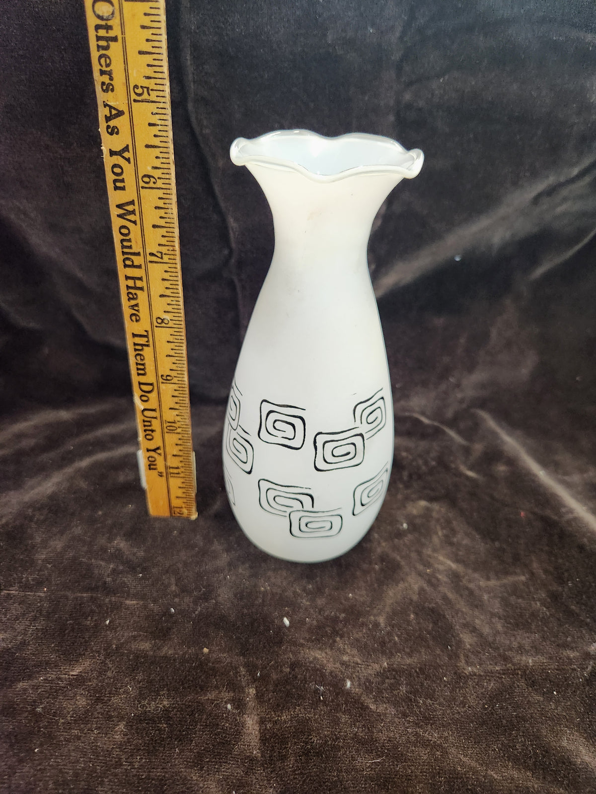 Mid Century Retro Mod Pattern Opaque Glass Vase