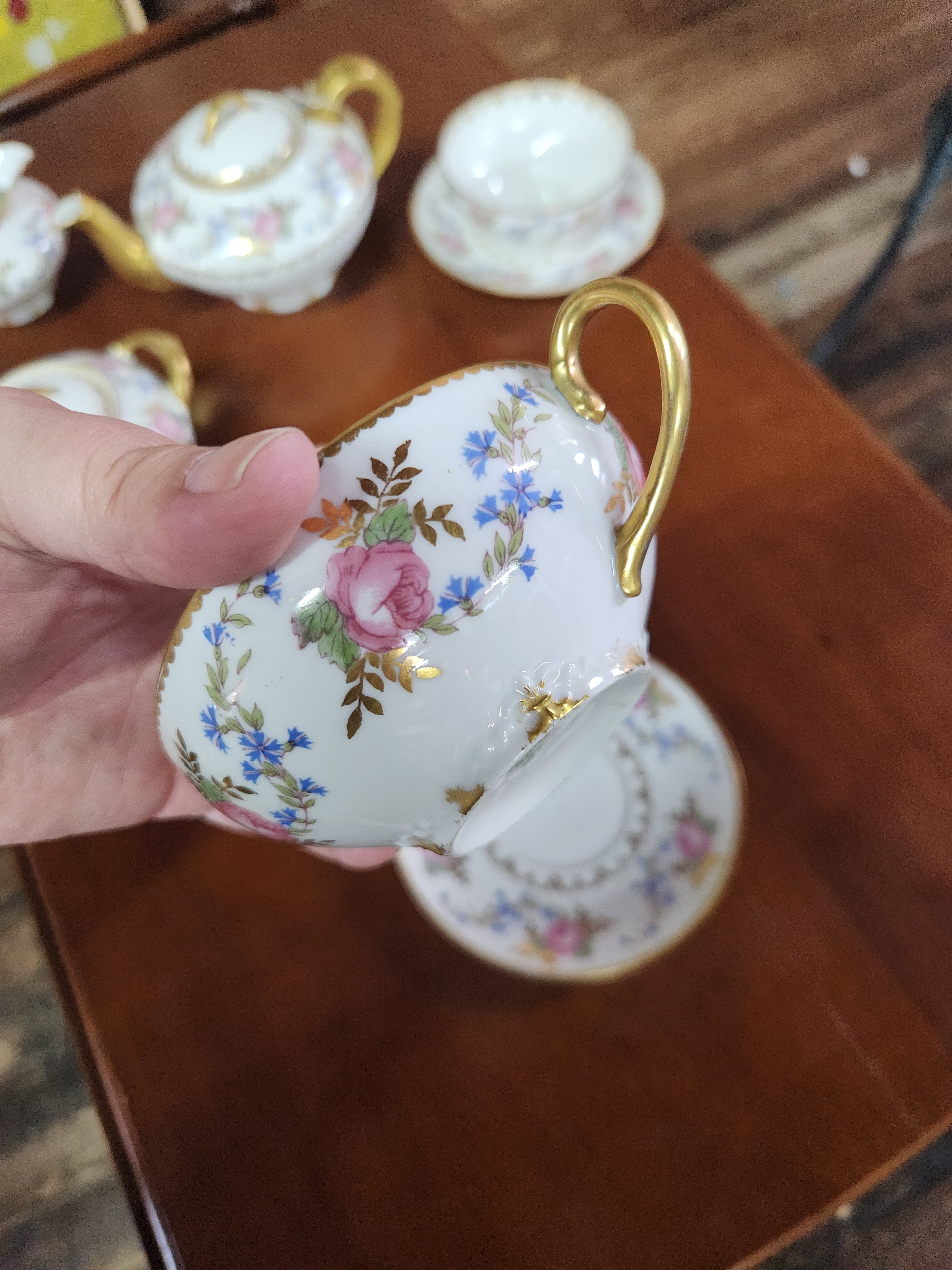 Limoges Teapot with 6 Cups/Saucers and Sugar Bowl/Creamer
