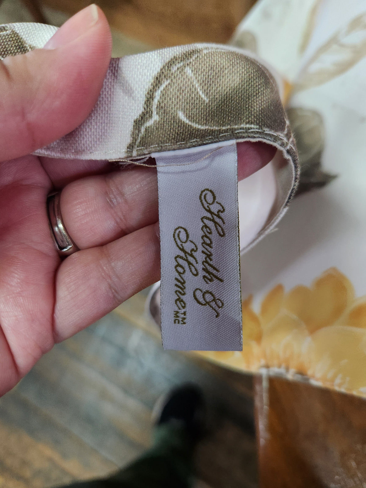 Hearth and Home Flower Table Runner