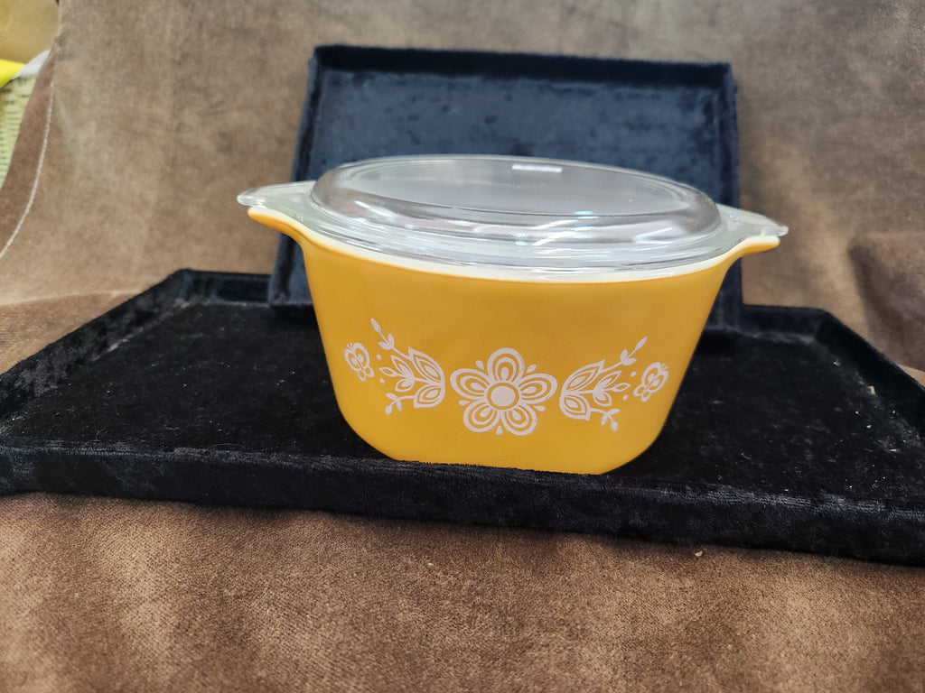 Vintage Pyrex Butterfly Gold Casserole Dish with Lid