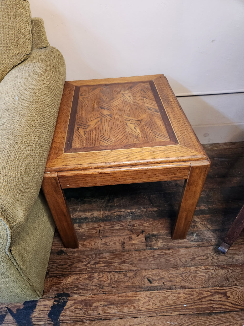 Pair of Vintage Lane Furniture Rustic Americana Square Accent End Table