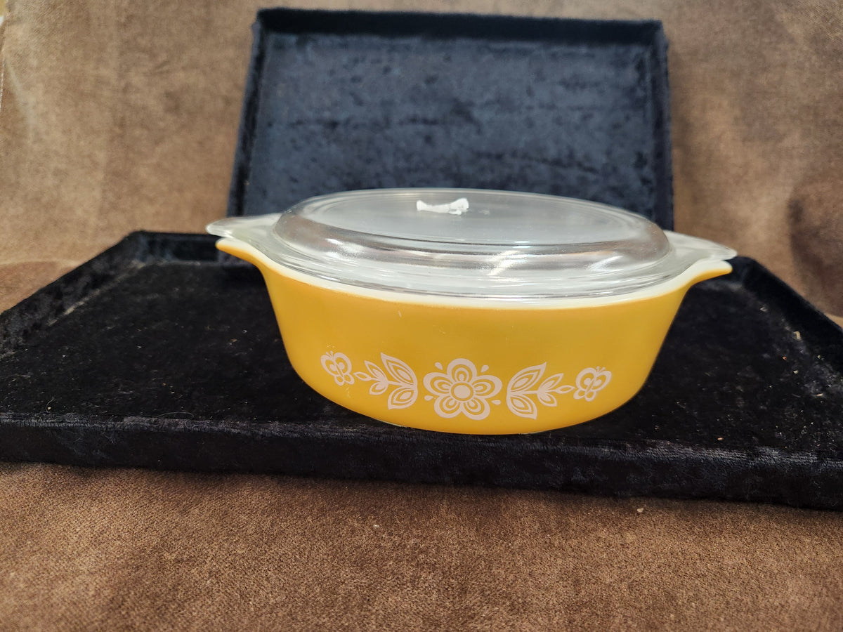 Vintage Pyrex Butterfly Gold Casserole Dish with Lid