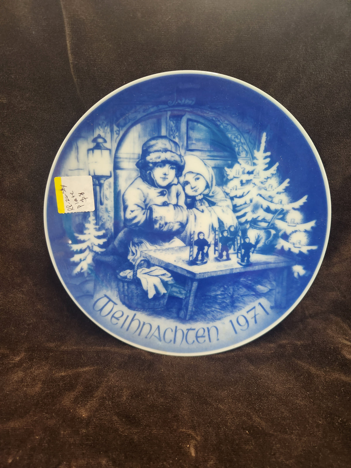 Vintage Cobalt Blue Porcelain Christmas Collector Plate from Bareuther Bavaria Germany, Featuring Two Children
