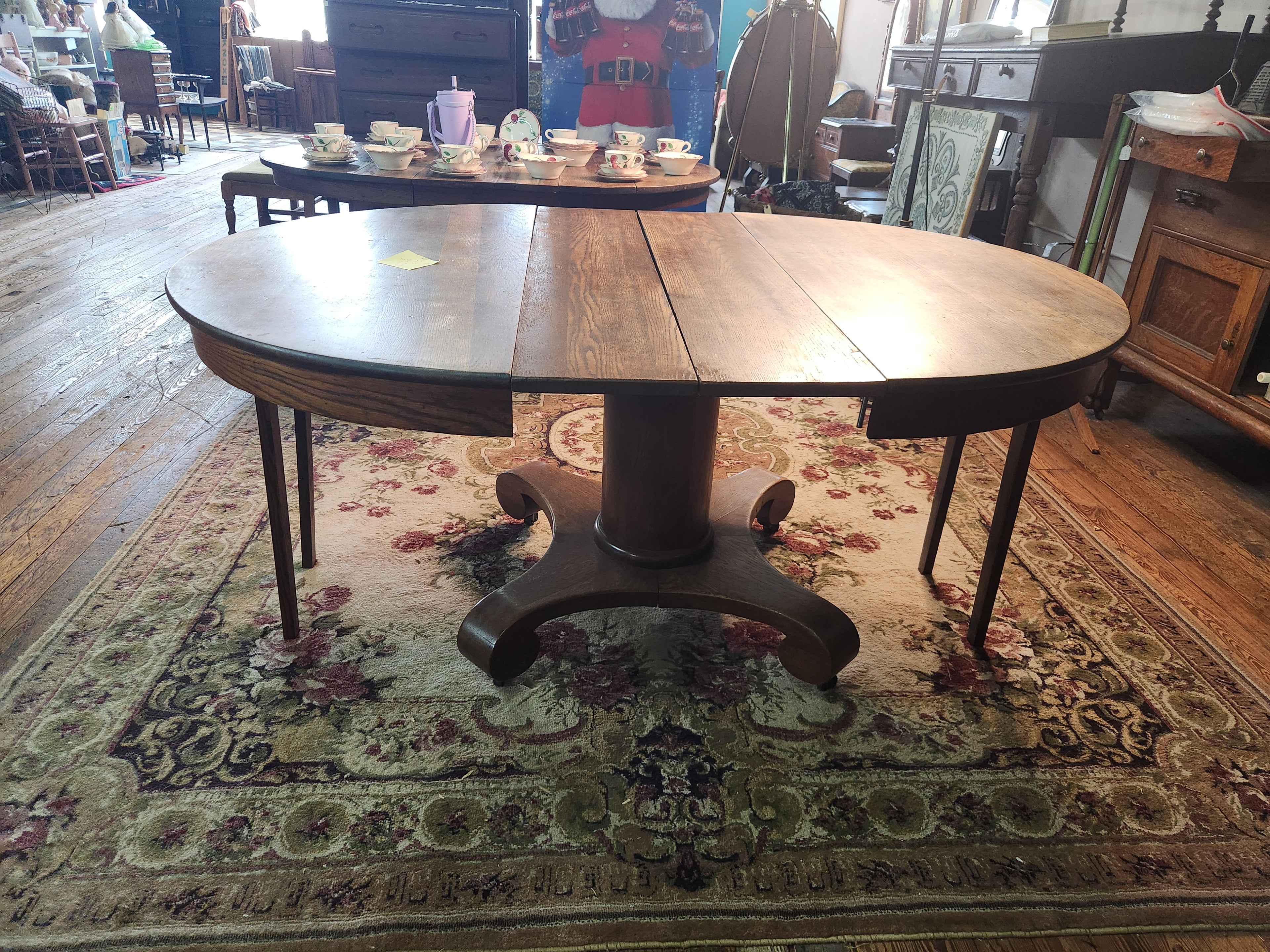 Antique Tiger Oak Expandable Pedestal Dining Table Early 1900s