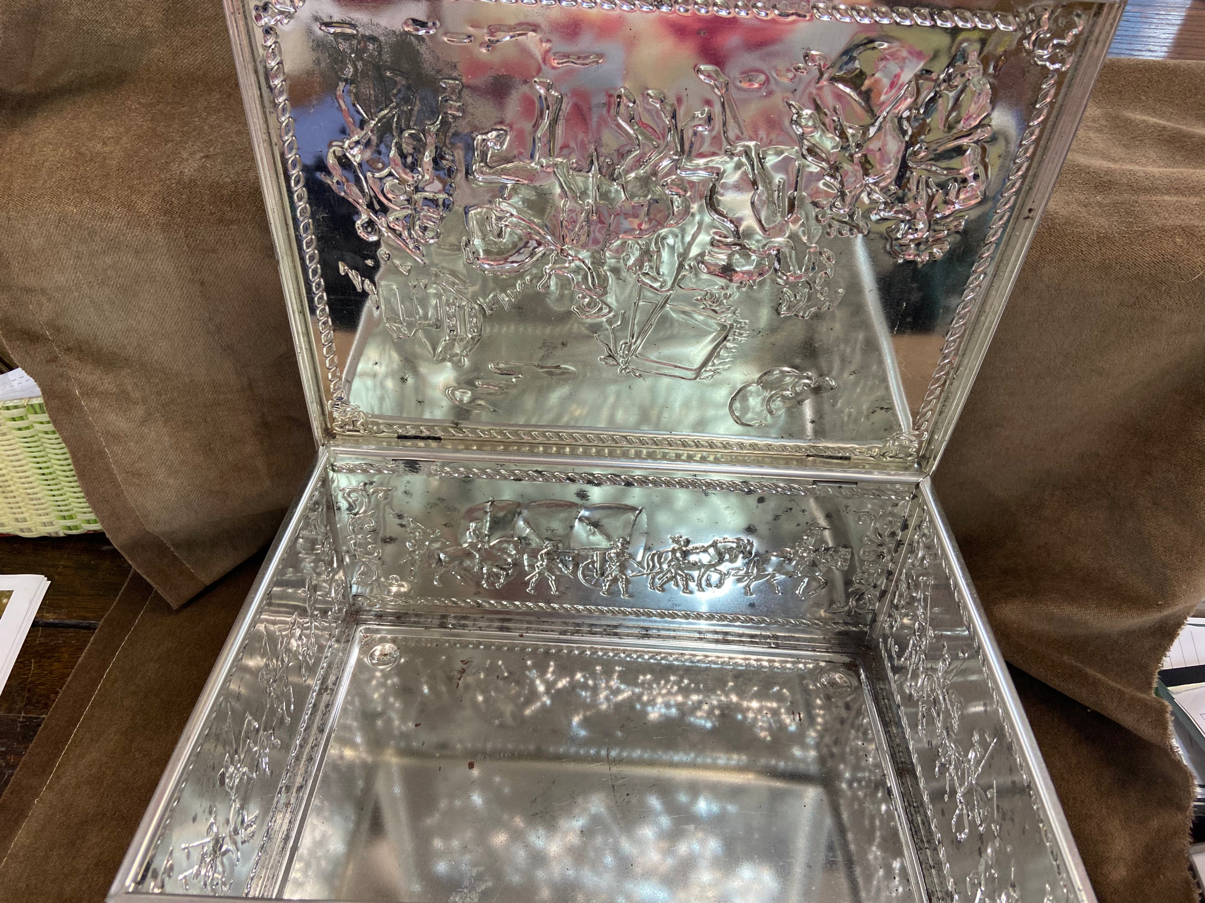 Vintage-German Scholler Metal Tin Box
