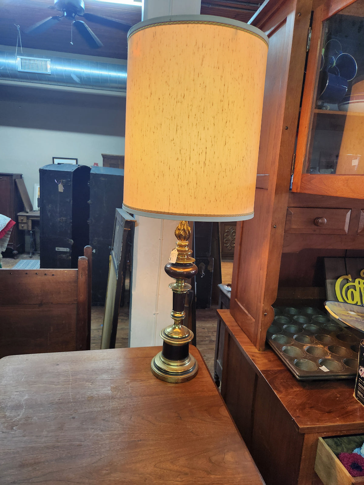 Vintage 1960s Hollywood Regency Brass & Black Enamel Table Lamp