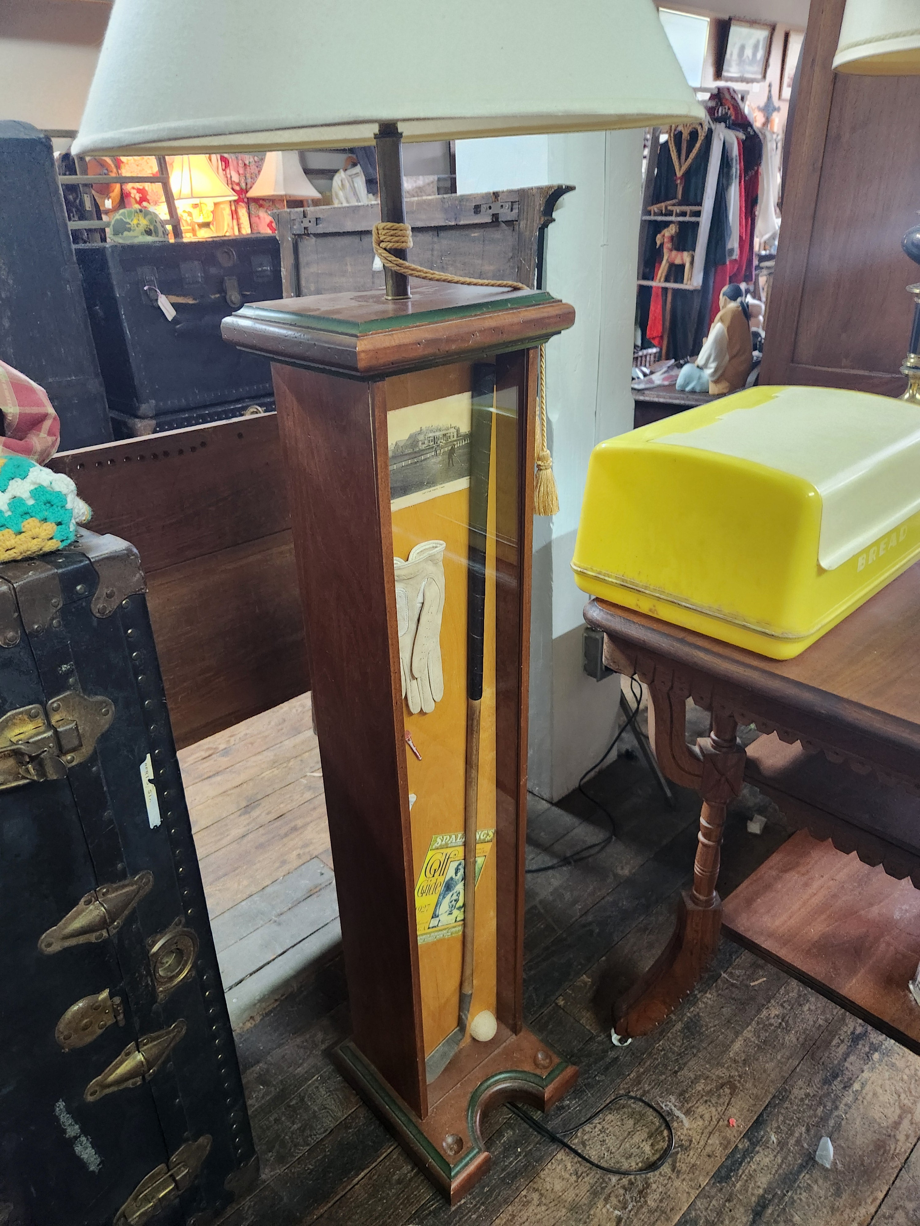Vintage Golf-Themed Lamp