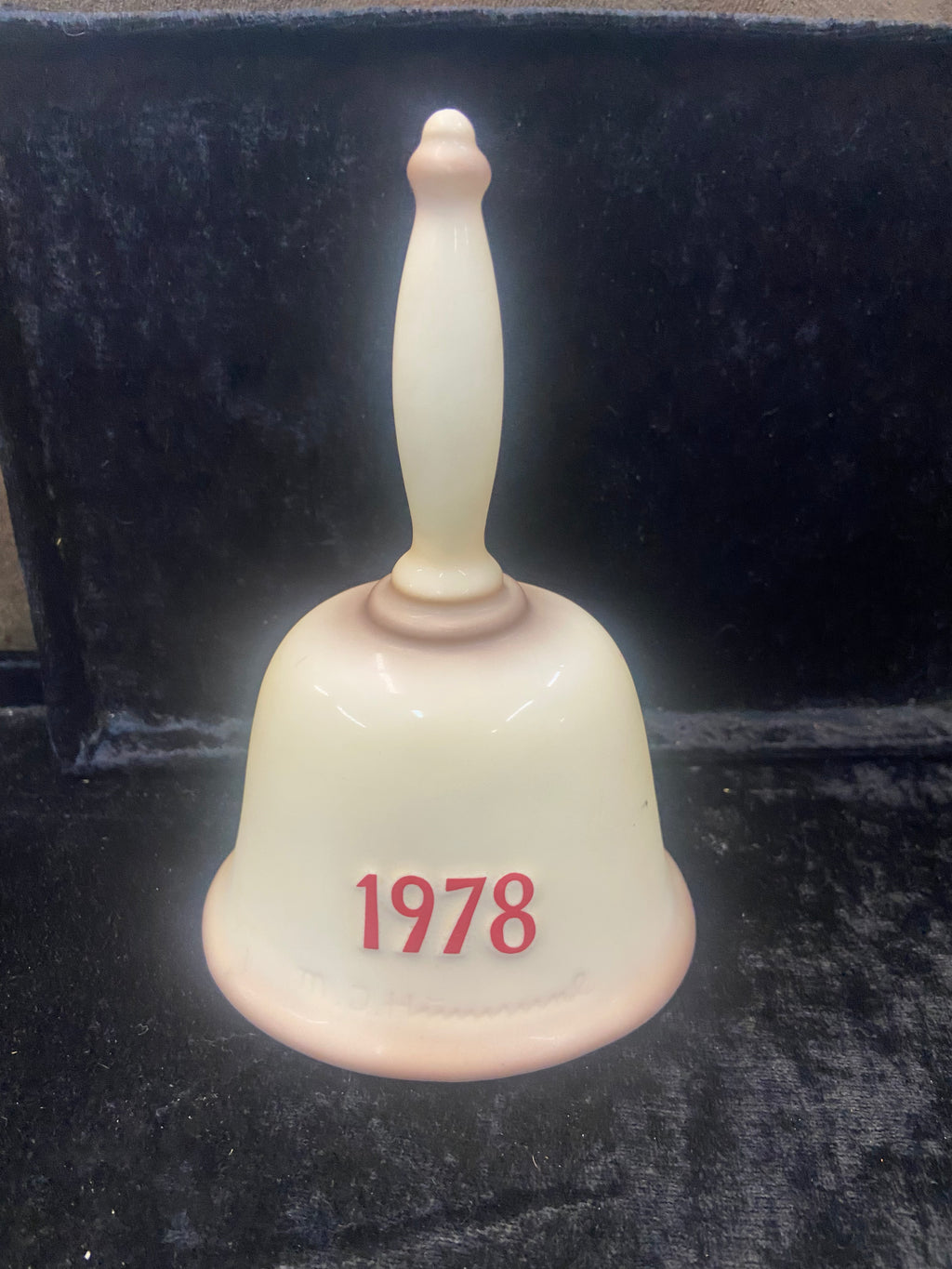 VIntage 1978 M.I. Hummel First Edition Annual Bell Goebel West Germany
