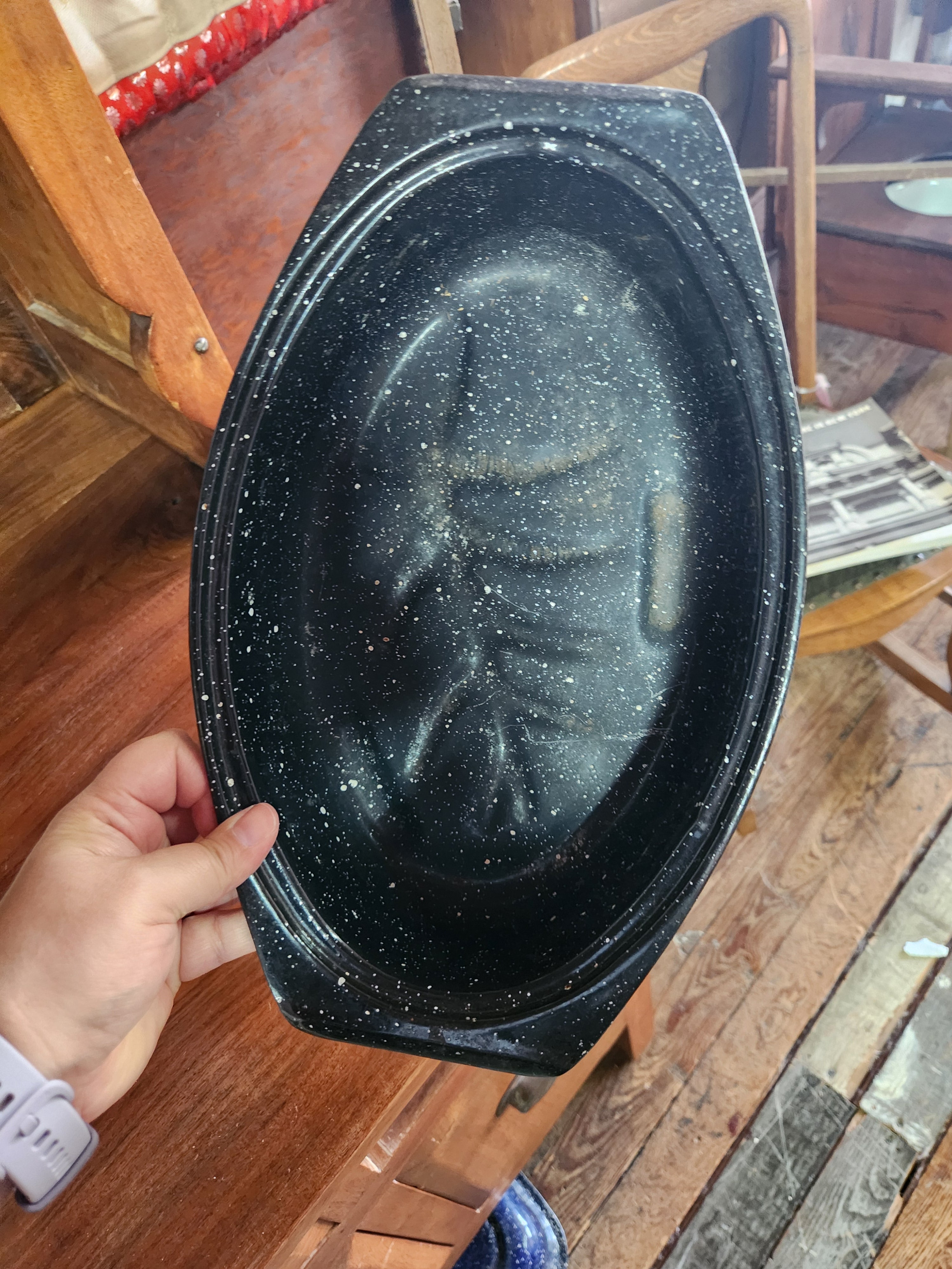 Black-Speckled Enamelware Oval Roasting Pan