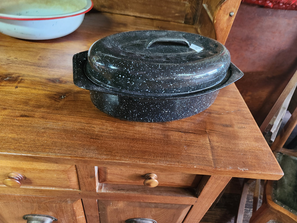 Black-Speckled Enamelware Oval Roasting Pan