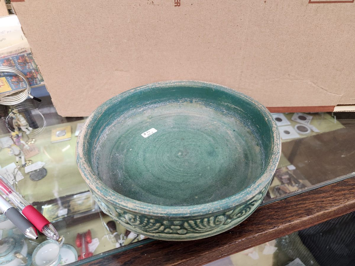 Vintage Brush McCoy Pottery #295 Shell Bulb Bowl Featuring a Green Glaze and a Seashell Motif