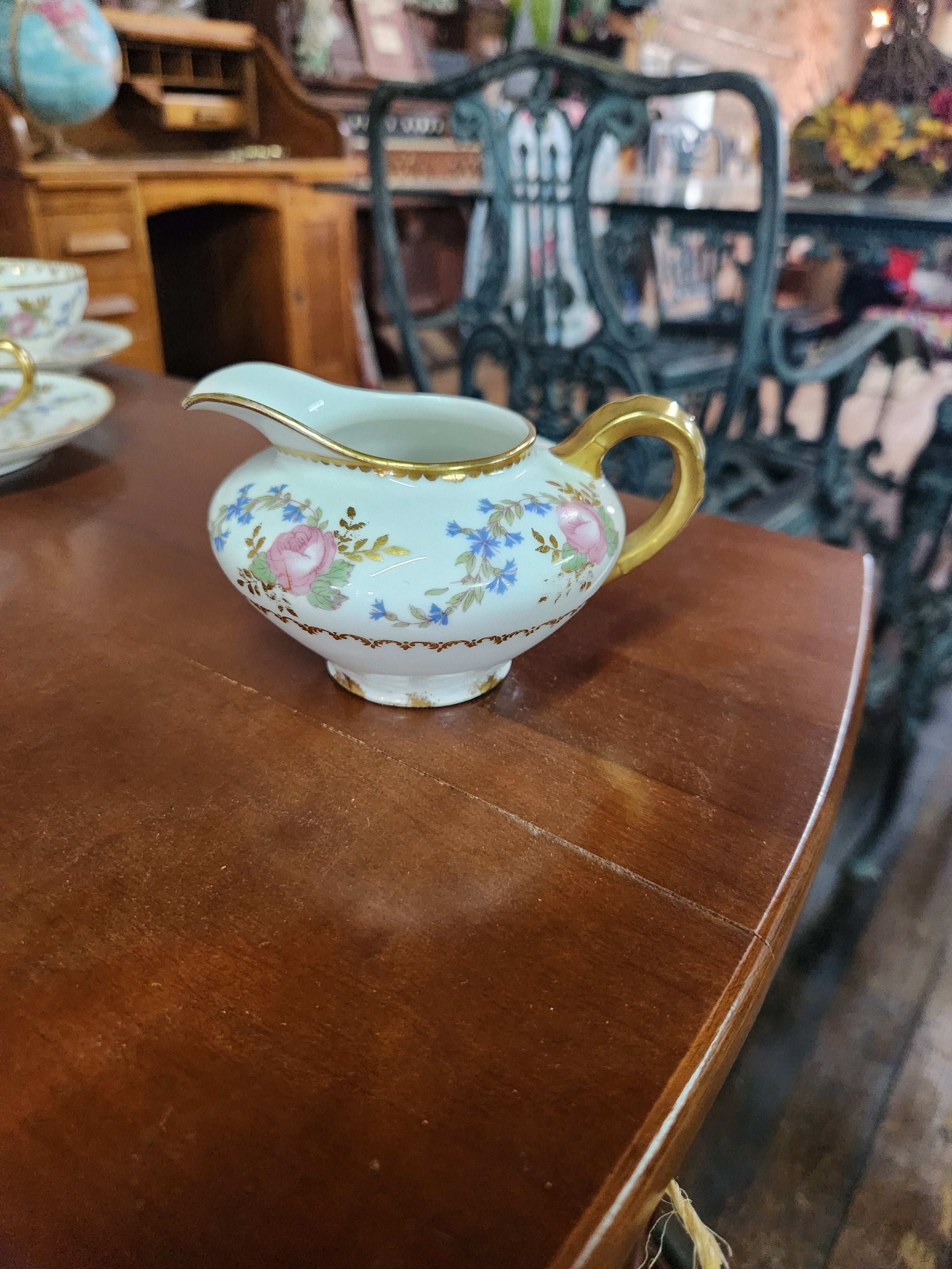 Limoges Teapot with 6 Cups/Saucers and Sugar Bowl/Creamer